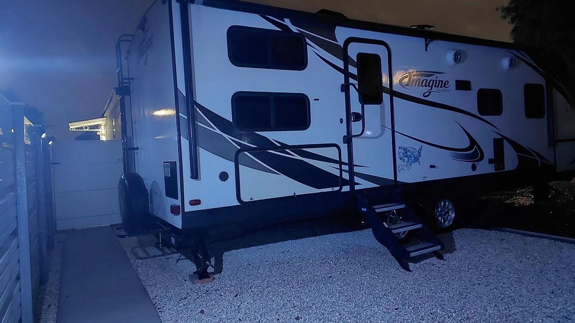 The Torres' Camper Experience! Appartement Tampa