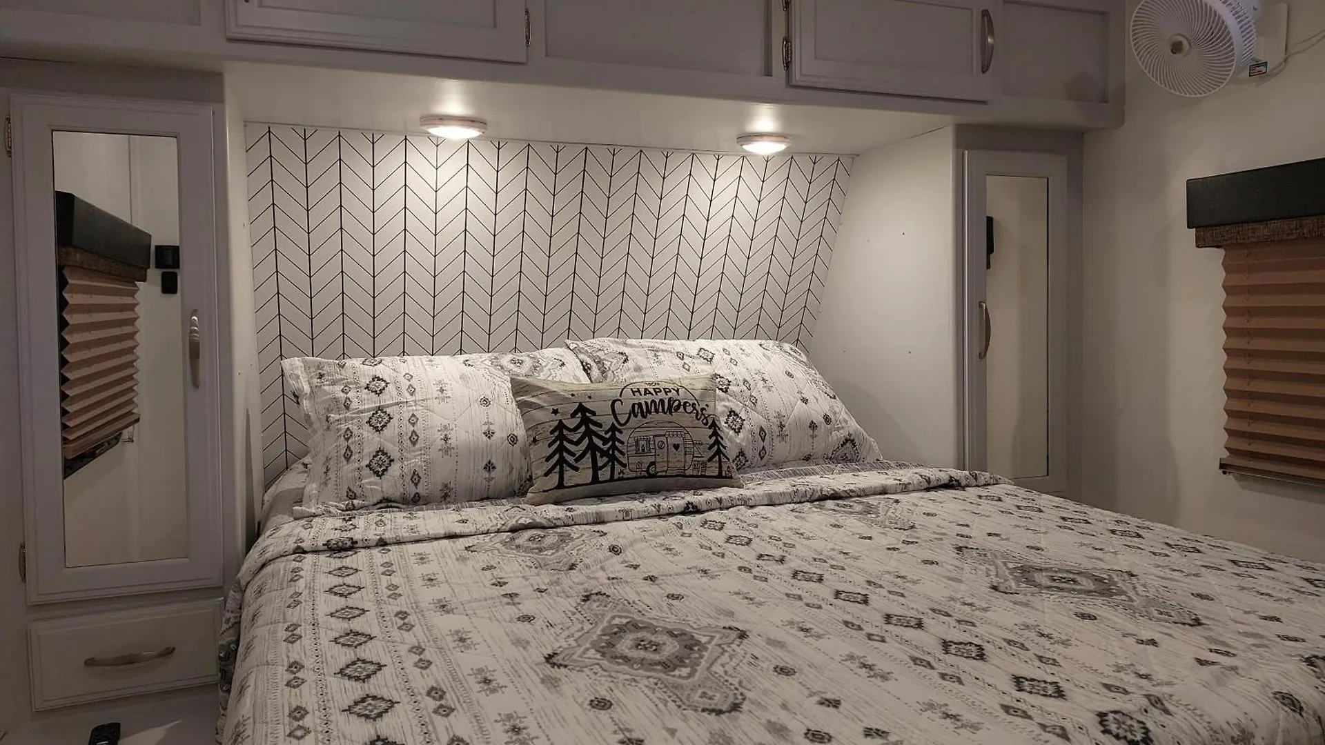 The Torres' Camper Experience! Appartement Tampa